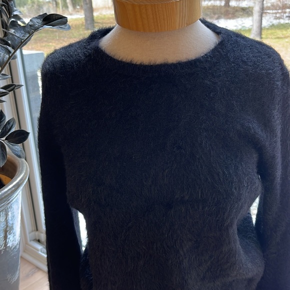 EUC Iris sweater - Picture 2 of 6